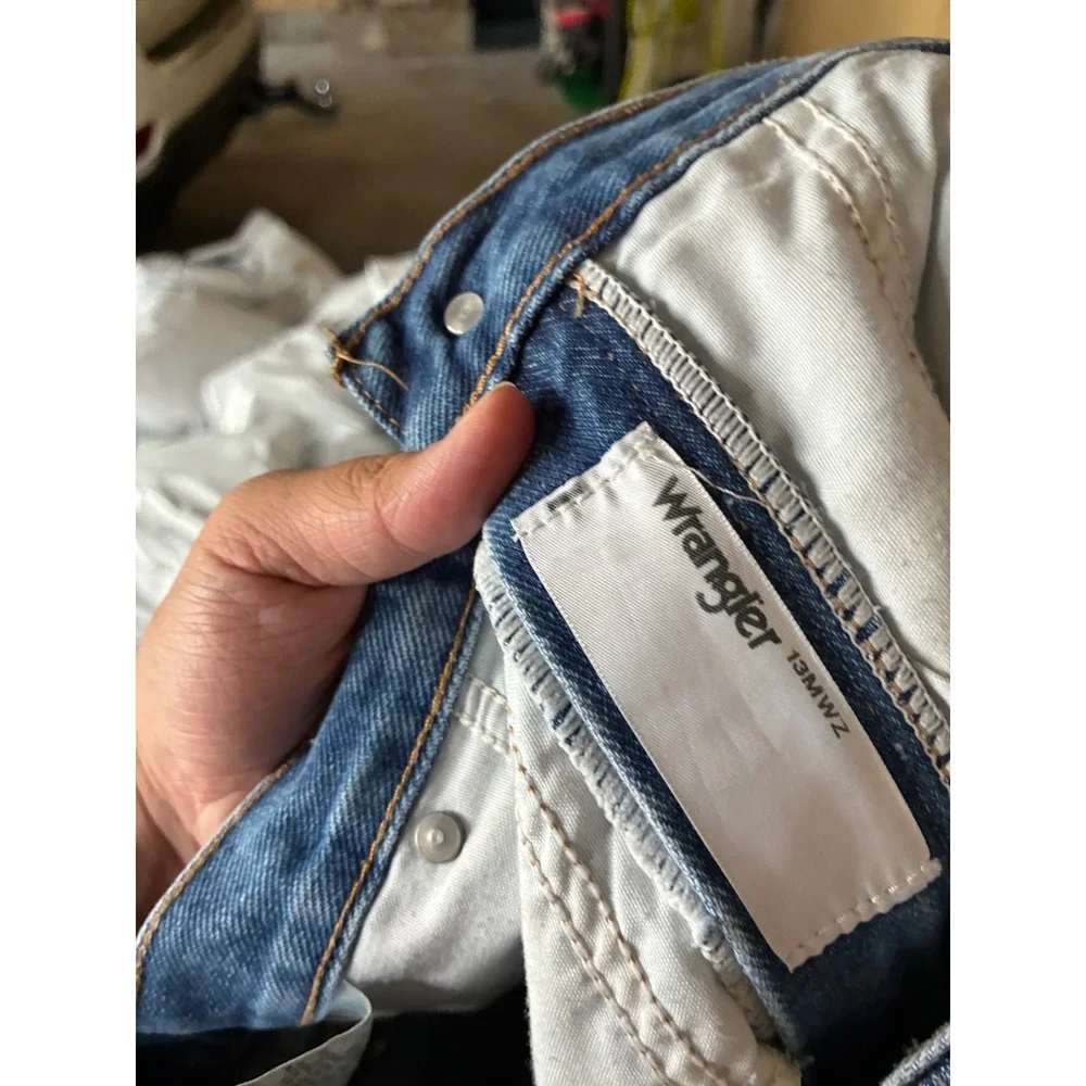 Wrangler 13MWZ Cowboy Cut Denim Shorts Medium Wash Raw Hem Blue Mens 30